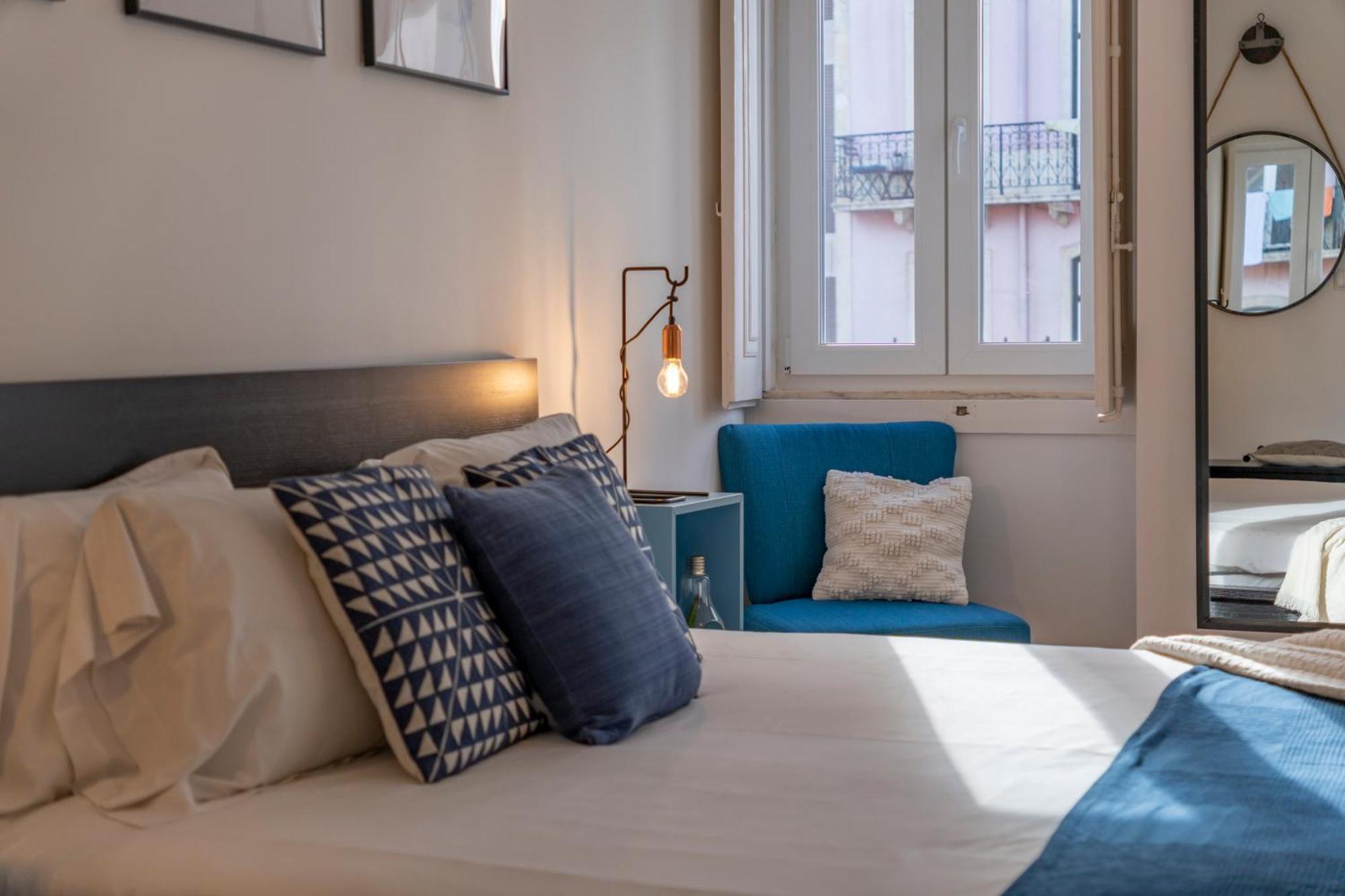 Superb Apartments Overlooking Graca In Lisbon Room photo